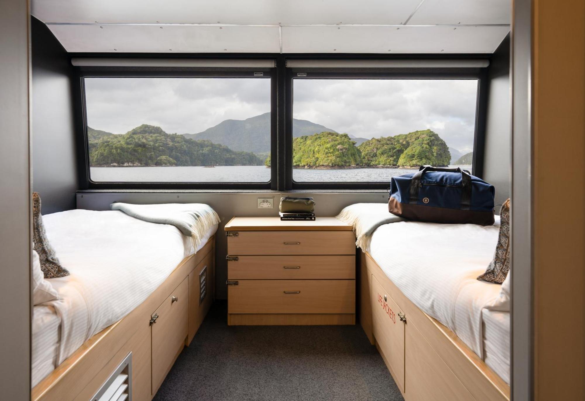 Milford Sound Overnight Cruise - Fiordland Discovery Zewnętrze zdjęcie